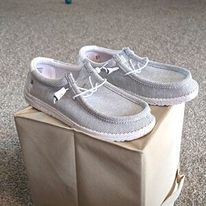 Hey Dude Slip on Loafers Men's 8/Women's 9
